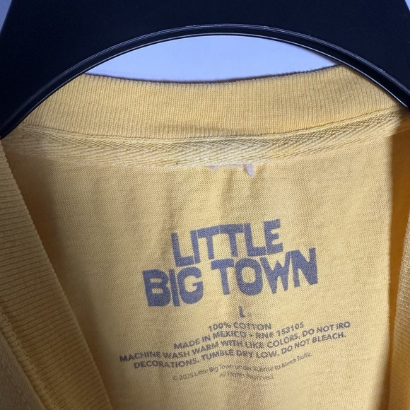 Little Big Town T Shirt Adult Large Yellow Red On The Pontoon Short Sleeve - Picture 2 of 5
